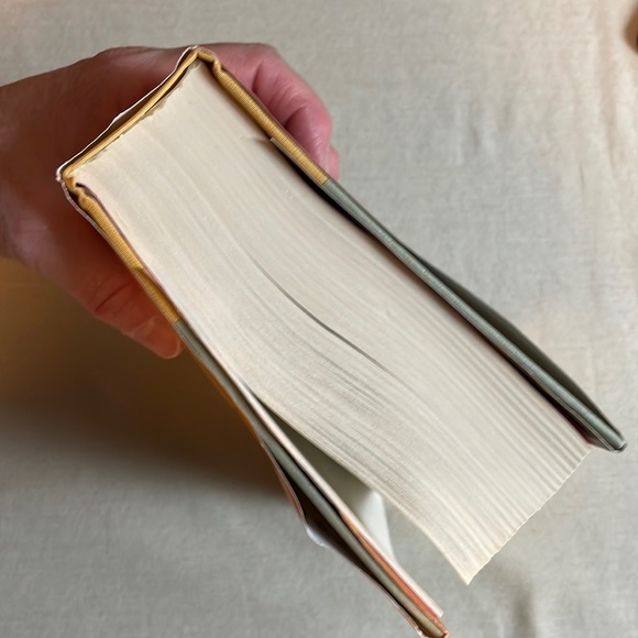 NOT ELIGIBLE FOR BUNDLE SALE Harry Potter and the Deathly Hallows #7 in Series - Picture 5 of 9